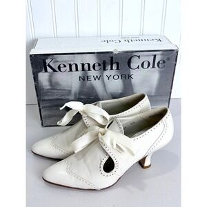 Kenneth Cole New York Hello Dolly Antique White Brogue Ribbon Heel 6.5M